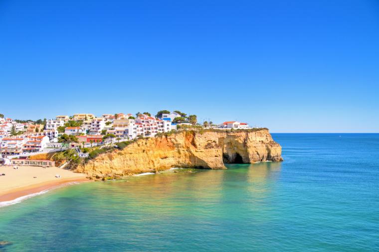 Гольфисты по достоинству оценят комфорт дома отдыха в Португалии - Алгарве является столицей этой дисциплины в Португалии и предлагает более 36 различных полей для гольфа